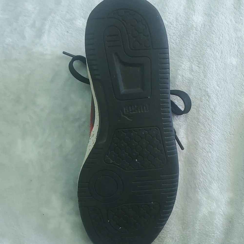 Puma Rebound layup mid cut basketball sneaker - Picture 3 of 4